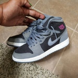 5Y Nikes or Women Size 6